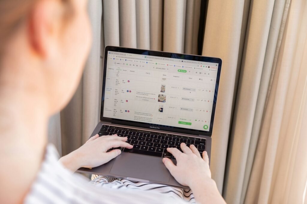 Social Media Advertising Planning a social media advertising campaign across platforms